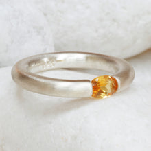 Load image into Gallery viewer, Plain Oval Citrine Tension Ring