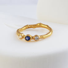 Load image into Gallery viewer, Sapphire and Diamond Gold Ring