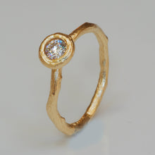 Load image into Gallery viewer, Woodland Style Solitaire Diamond Ring in Gold