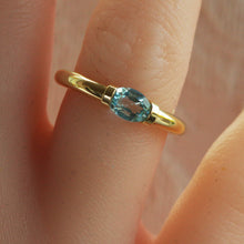 Load image into Gallery viewer, 18 Carat Gold Aquamarine Ring