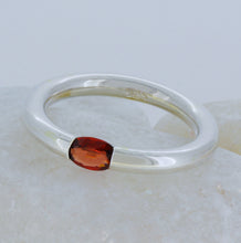 Load image into Gallery viewer, Garnet Tension Ring