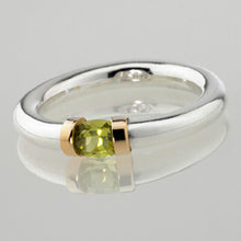 Load image into Gallery viewer, Peridot Tension Ring