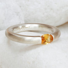 Load image into Gallery viewer, Plain Oval Citrine Tension Ring
