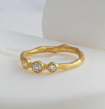 Load image into Gallery viewer, 18ct Yellow Gold 3stone Diamond
