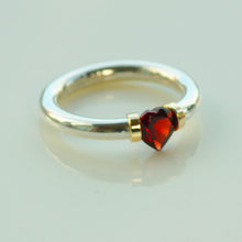 Load image into Gallery viewer, Haert shaped Red garnet tension set ring
