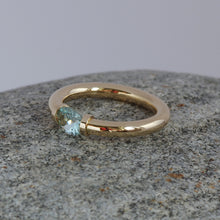 Load image into Gallery viewer, Aquamarine Tension Ring in Gold
