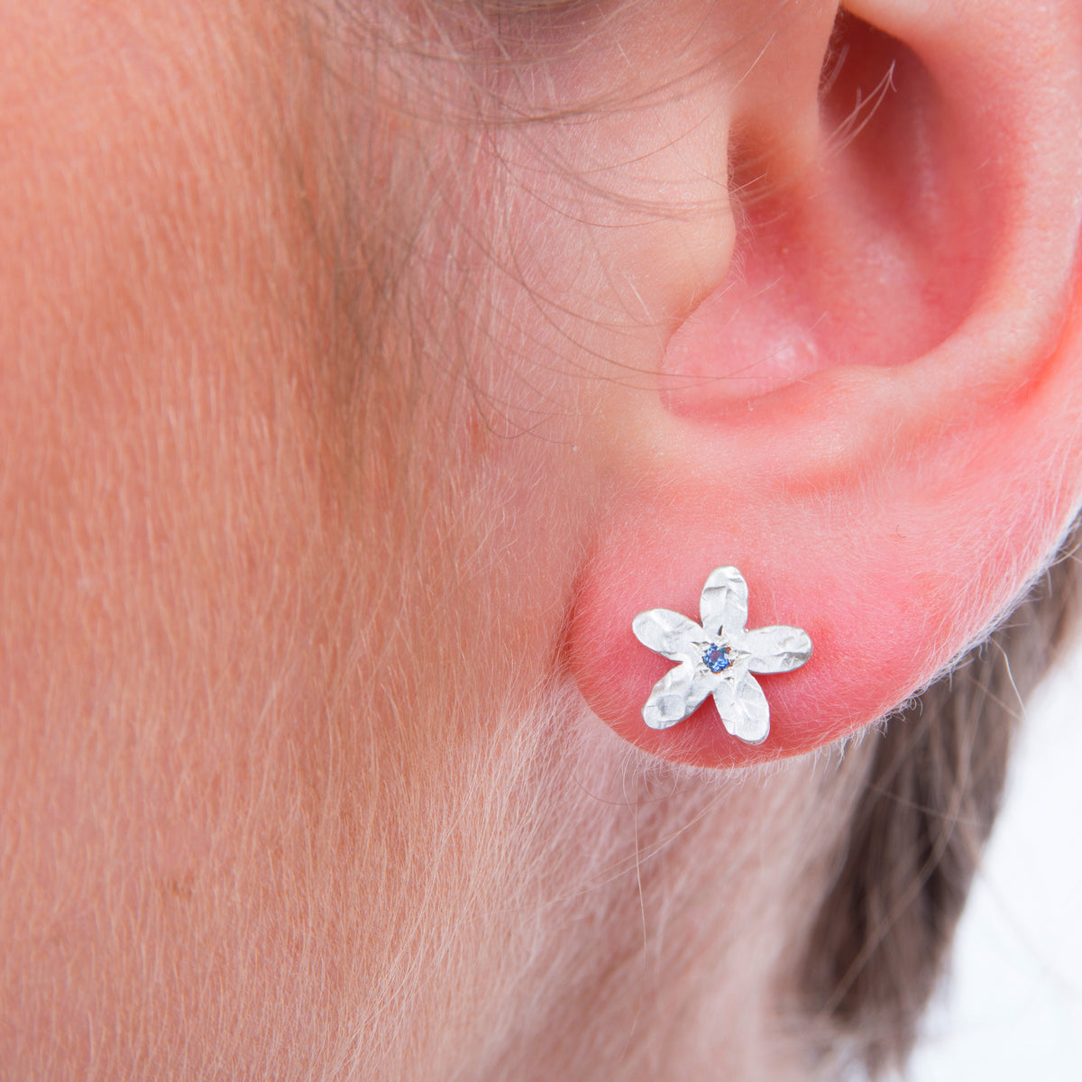 Flower Earrings in Silver with Sapphire., diamond, ruby or emerald