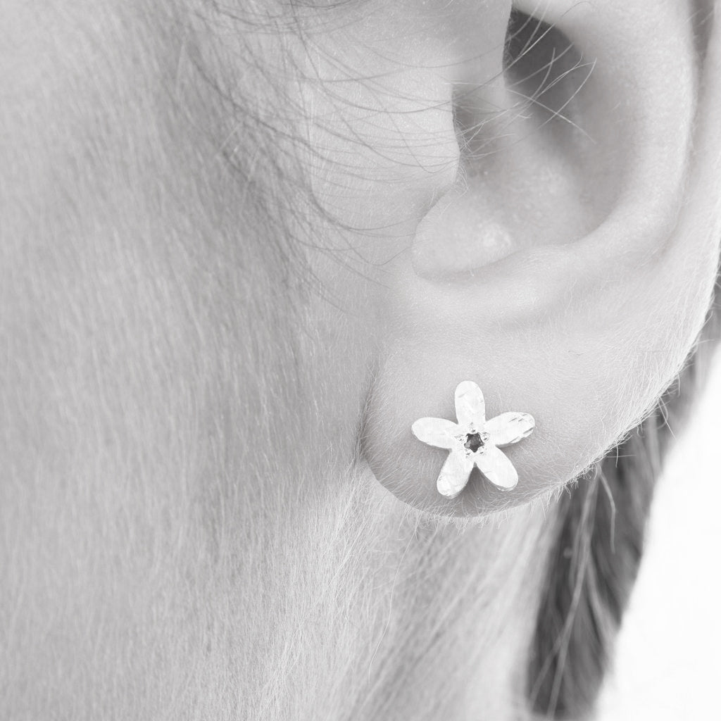 Silver Flower Emerald Earrings.
