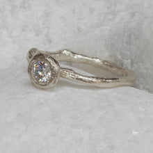 Load image into Gallery viewer, Woodland Style Solitaire Diamond Ring in Gold
